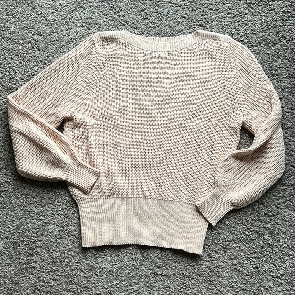 NWOT Peach Sweater Women’s size SMALL